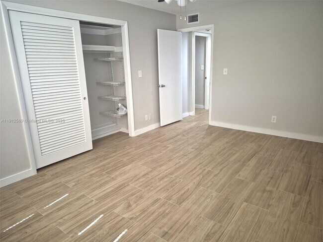 Building Photo - 1617 SE 15th St