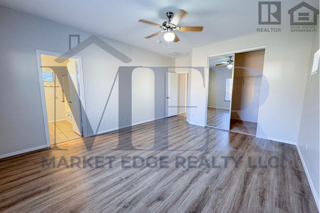 Building Photo - 3Bed/2Bath Home at Cotton Ln/Greenway Rd! $199 MOVE-IN SPECIAL! Ready for Immediate Move-In!