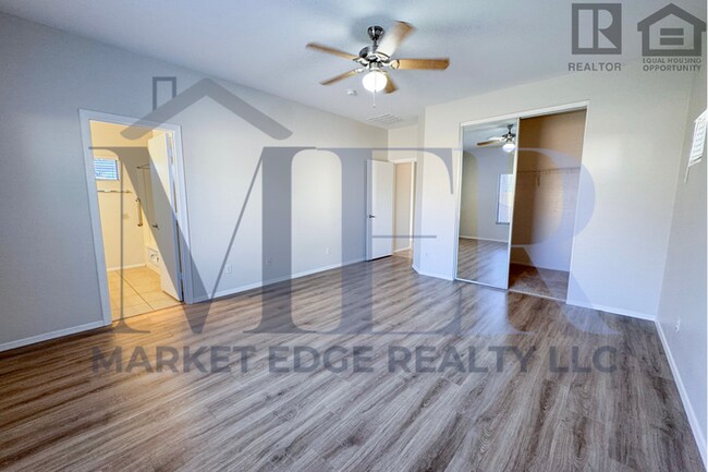 Building Photo - 3Bed/2Bath Home at Cotton Ln/Greenway Rd! $399 MOVE-IN SPECIAL! Ready for Immediate Move-In!