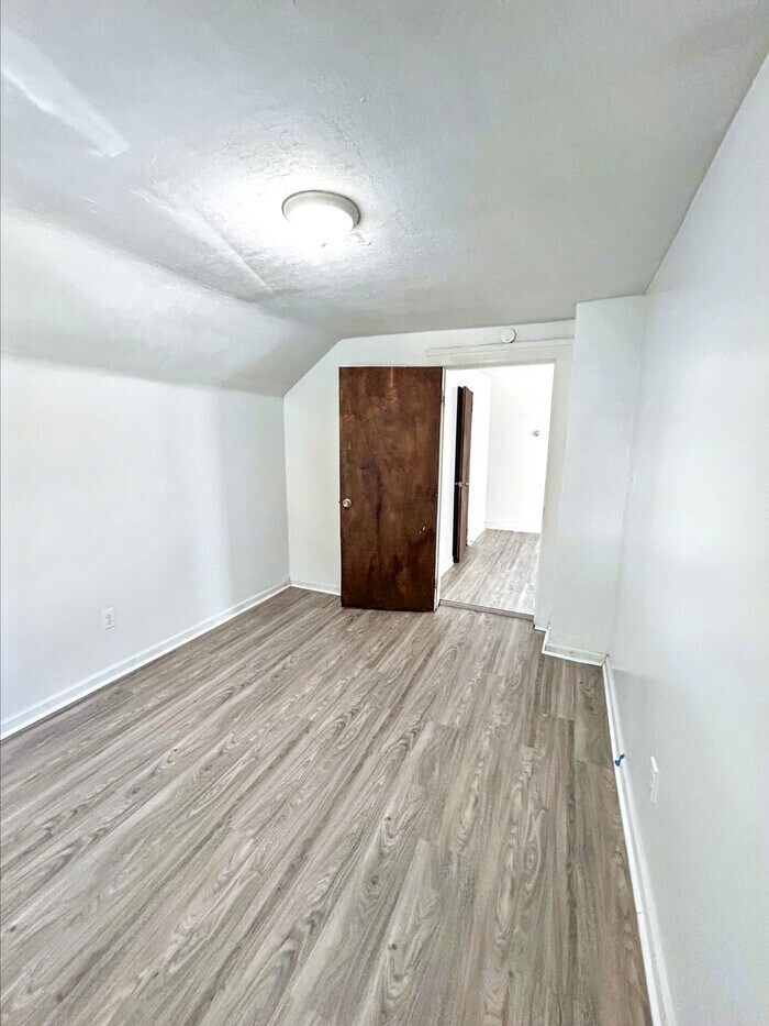 Building Photo - 3295 W 46th St