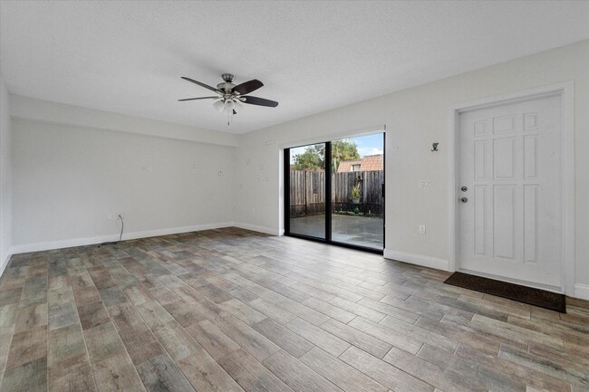 Building Photo - 557 Green Springs Pl