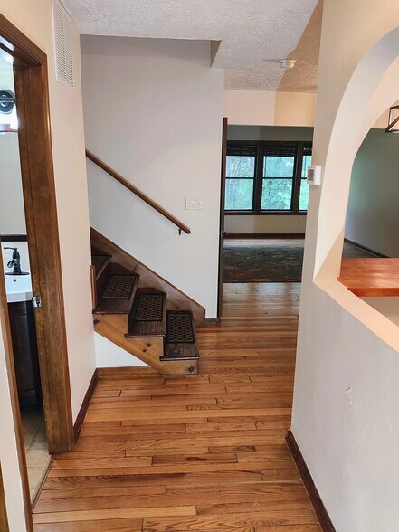 Building Photo - 23352 Black Oak Ct