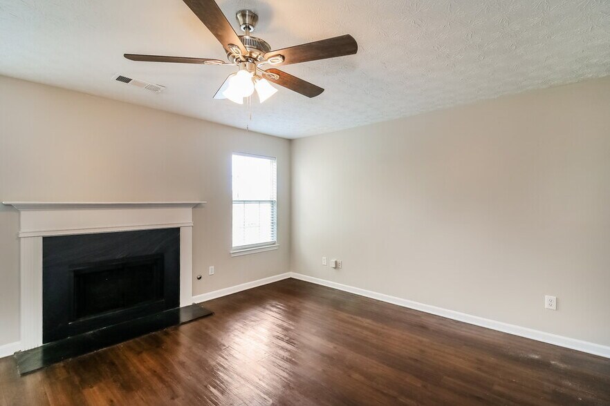 Building Photo - 604 Mohawk Cir