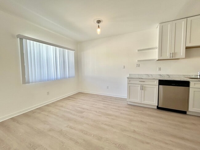 Building Photo - 1534 10th St
