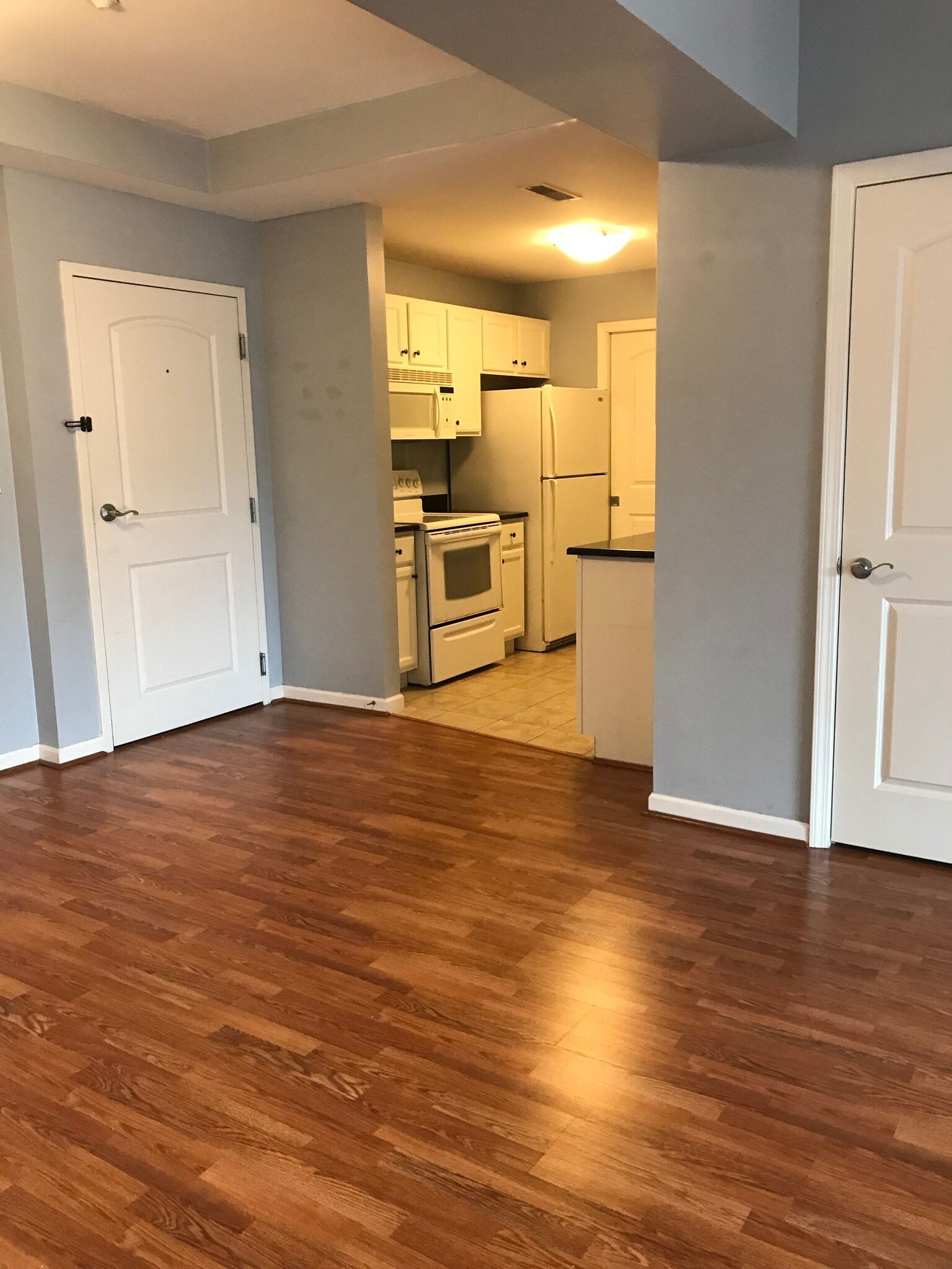 Building Photo - 1117 University Ave