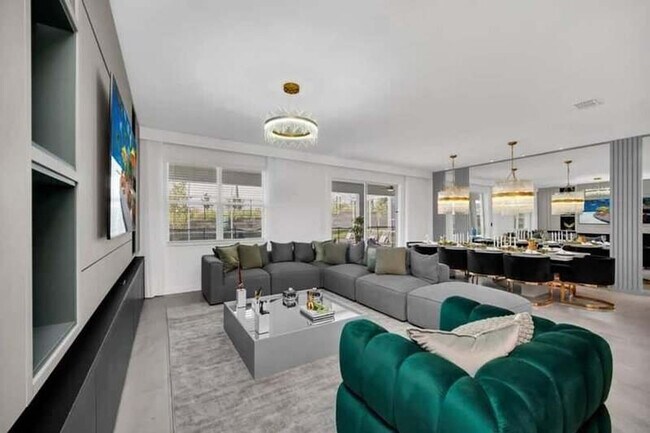 Building Photo - 9052 Sommerset Hills Dr