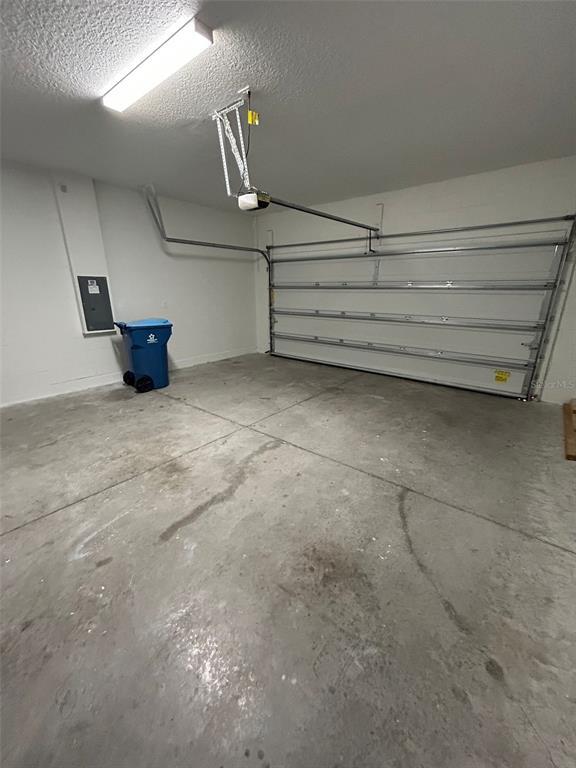 Building Photo - 573 Disa Dr