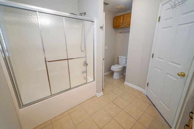 Building Photo - UPDATED 2 Bed / 2 Bath with LOFT in Summer...