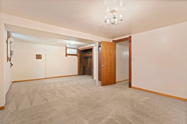 Building Photo - Charming 3BR, 2,200 Sq Ft SFR in Broomfield