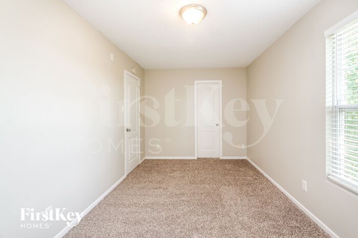 Building Photo - 10823 Gathering Dr