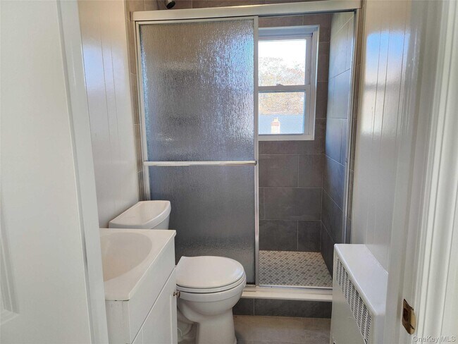 Building Photo - 184 Priscilla Ave