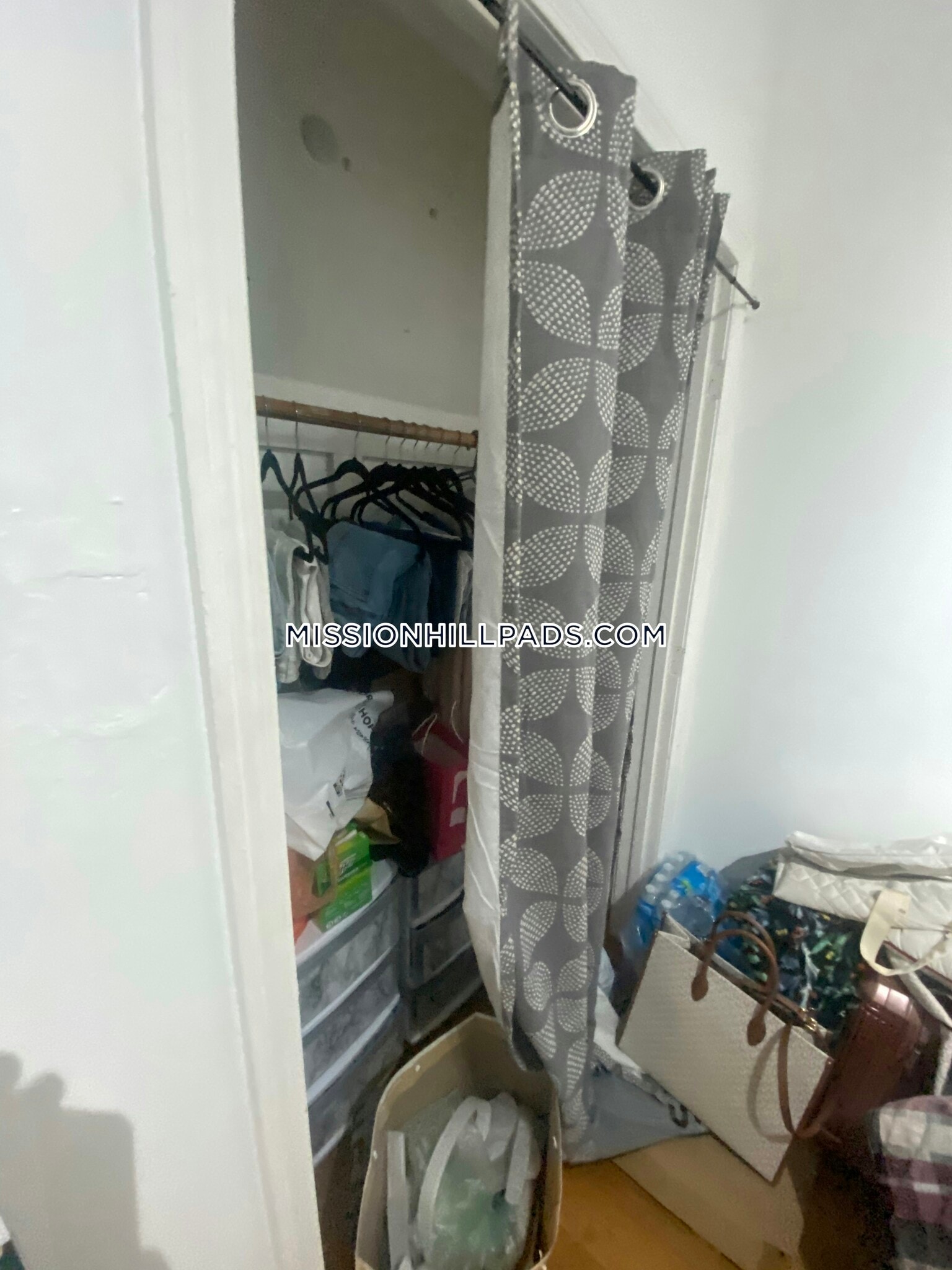 Building Photo - 715 Parker St