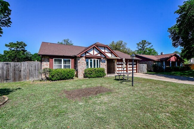 Building Photo - 9014 Mellow Brook Dr
