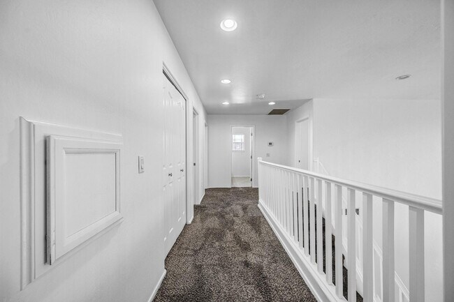 Building Photo - 10463 E Olla Ave
