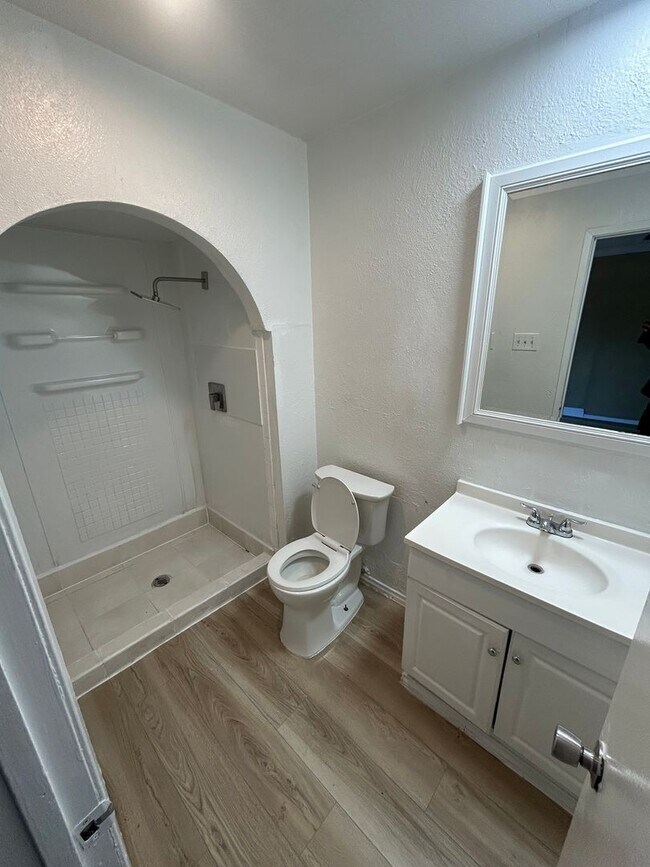Building Photo - Discover the home and live like royalty!