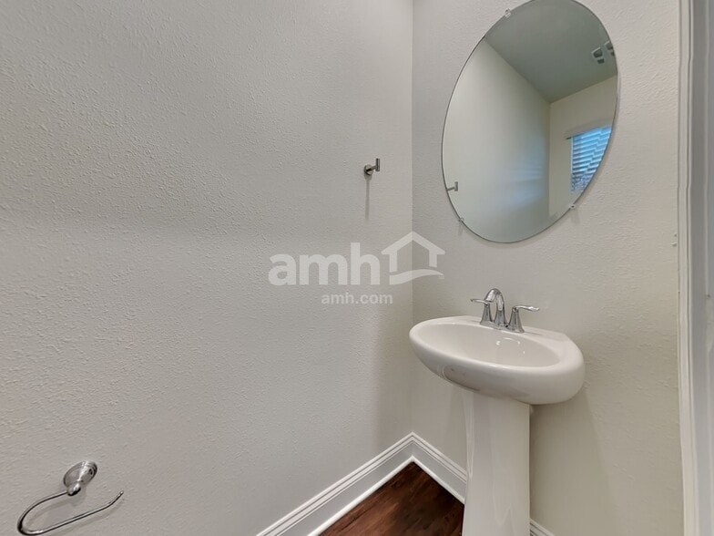 Building Photo - 151 Elcano Ln