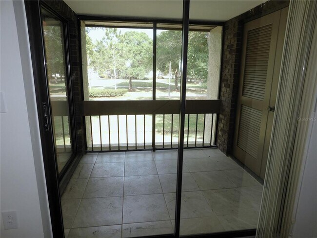 Building Photo - 204 Caryl Way