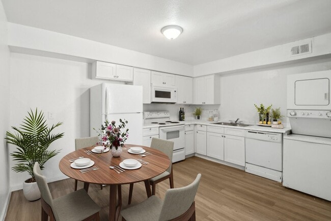 Interior Photo - Two | Five Greenway Apartments