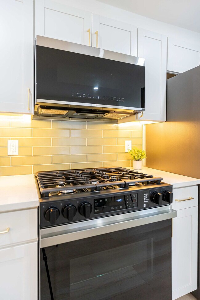 Building Photo - 42 White St Pl