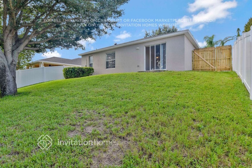 Building Photo - 170 China Berry Cir