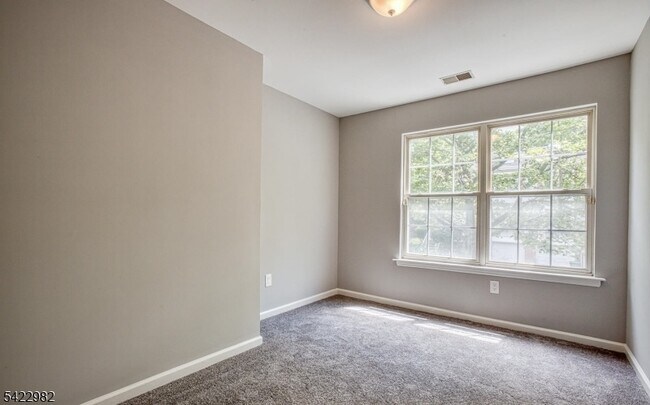 Building Photo - 30 Birch Terrace