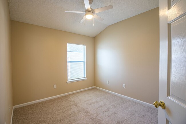 Building Photo - Great Rental in Litchfield at OakLeaf Plan...