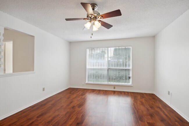 Building Photo - 13411 Creek Springs Dr