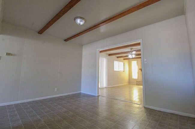 Building Photo - 223 Balboa Dr