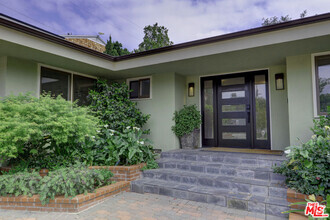 Building Photo - 16314 Meadow Ridge Rd W