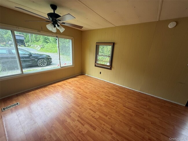 Building Photo - 20 Tanglewood Park Dr