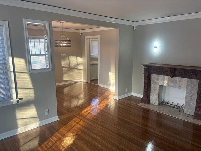 Building Photo - Crown Heights Home For Rent
