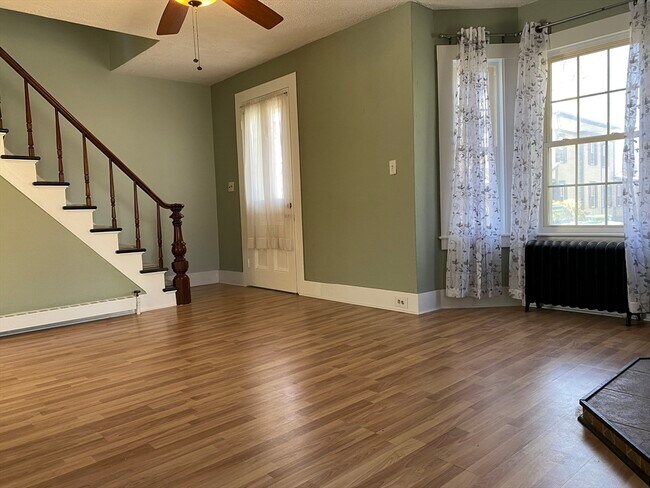 Building Photo - 74 Moore Ave