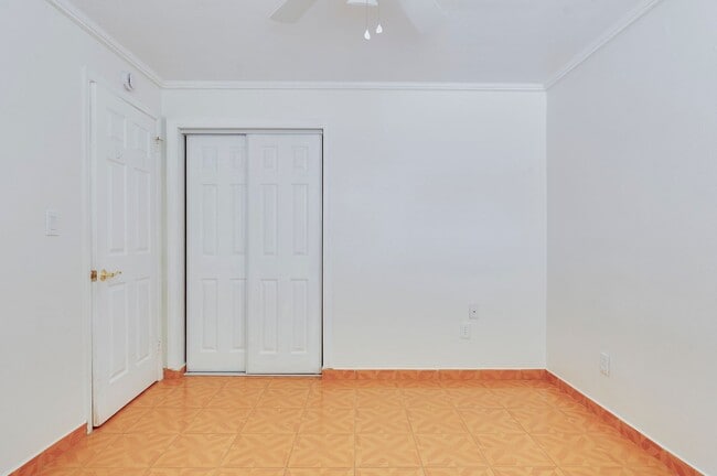 Building Photo - 3/2 Ranch with great outdoor space