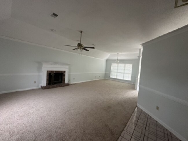 Building Photo - Beautiful 3-Bedroom Home in Memphis - Comf...