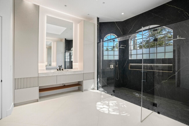 Building Photo - 3201 E Stonebrook Cir