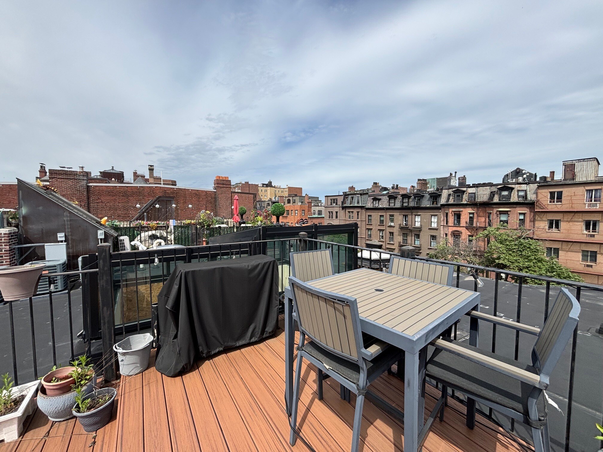 Building Photo - 241 Beacon St