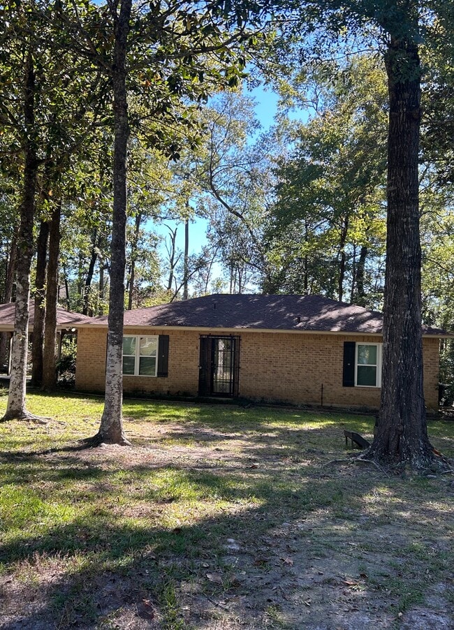Building Photo - Spring Creek Loop