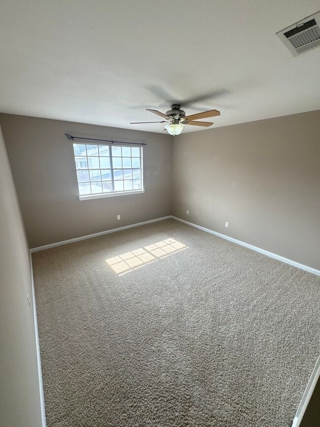 Building Photo - Broadmoor / Anderson Island Area