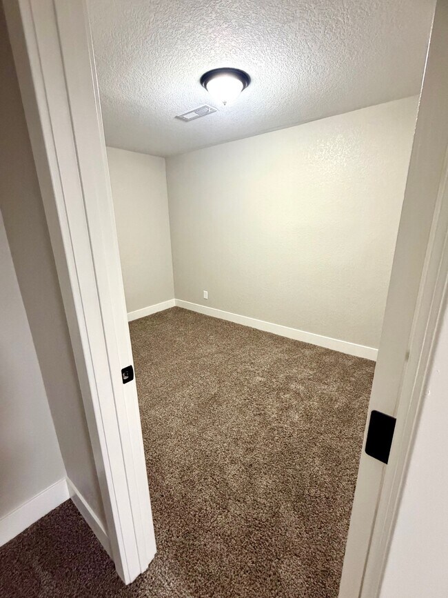 Building Photo - 4221 S Richfield Way