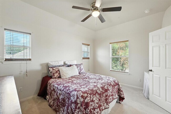Building Photo - 1802 Misty Ridge