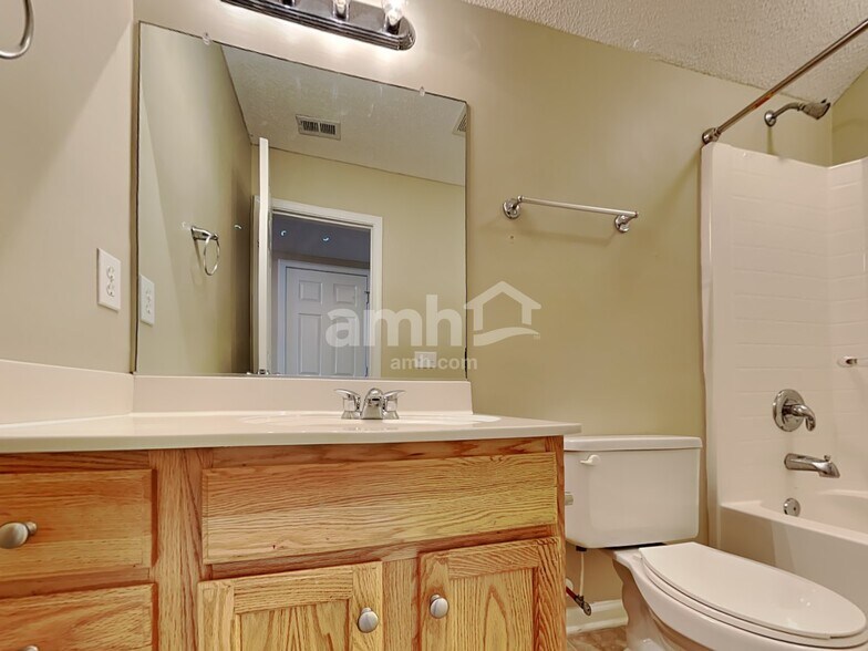 Building Photo - 4016 Broken Arrow Dr