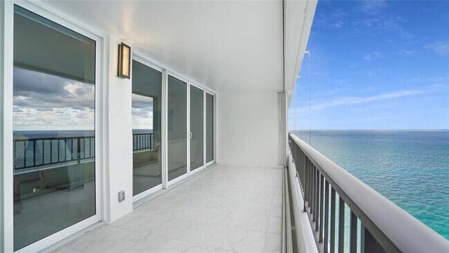 Building Photo - 4280 Galt Ocean Dr