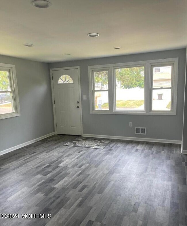 Building Photo - 14 Raritan Blvd