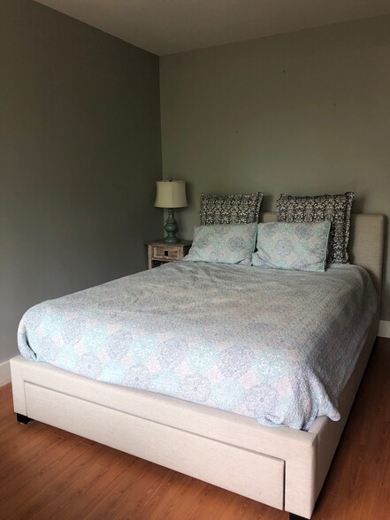 Building Photo - 300 M St SW