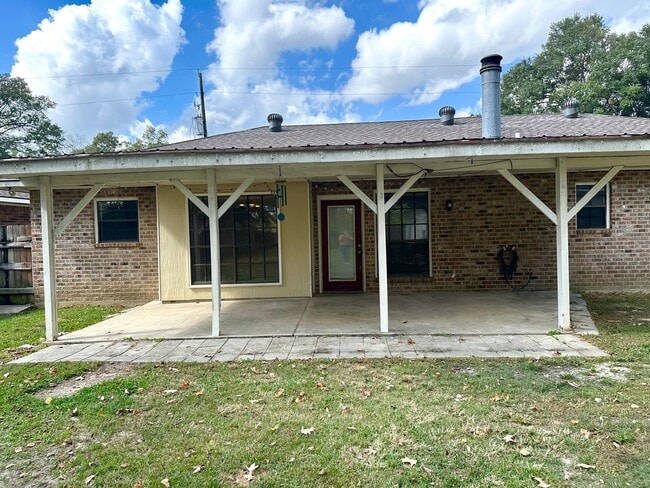 Building Photo - Charming 3 Bedroom 2 Bath home for Rent in Zachary