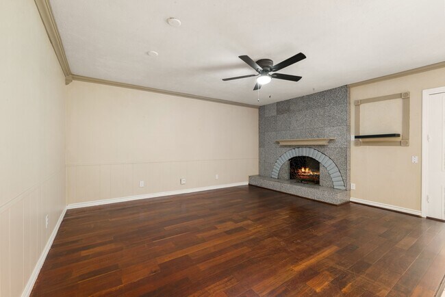 Building Photo - 4838 Gretna Green Dr