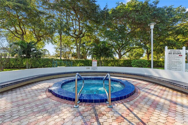 Building Photo - 1850 Homewood Blvd