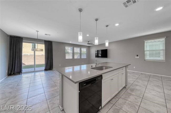 Building Photo - 3028 Gravino Ave