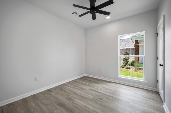 Building Photo - 208 Jax Sq