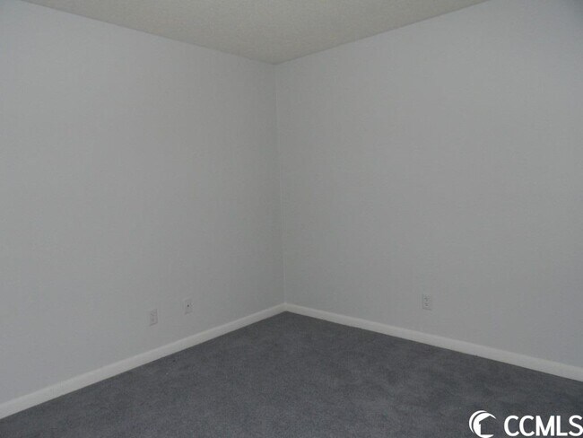 Building Photo - 10166 Beach Dr SW